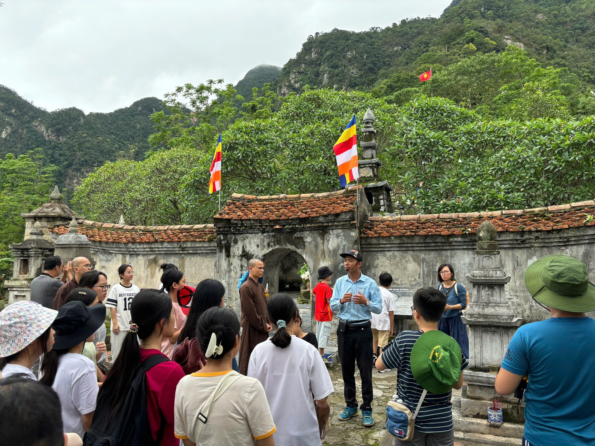Hướng Dẫn Di Chuyển Tới Du Lịch Yên Tử