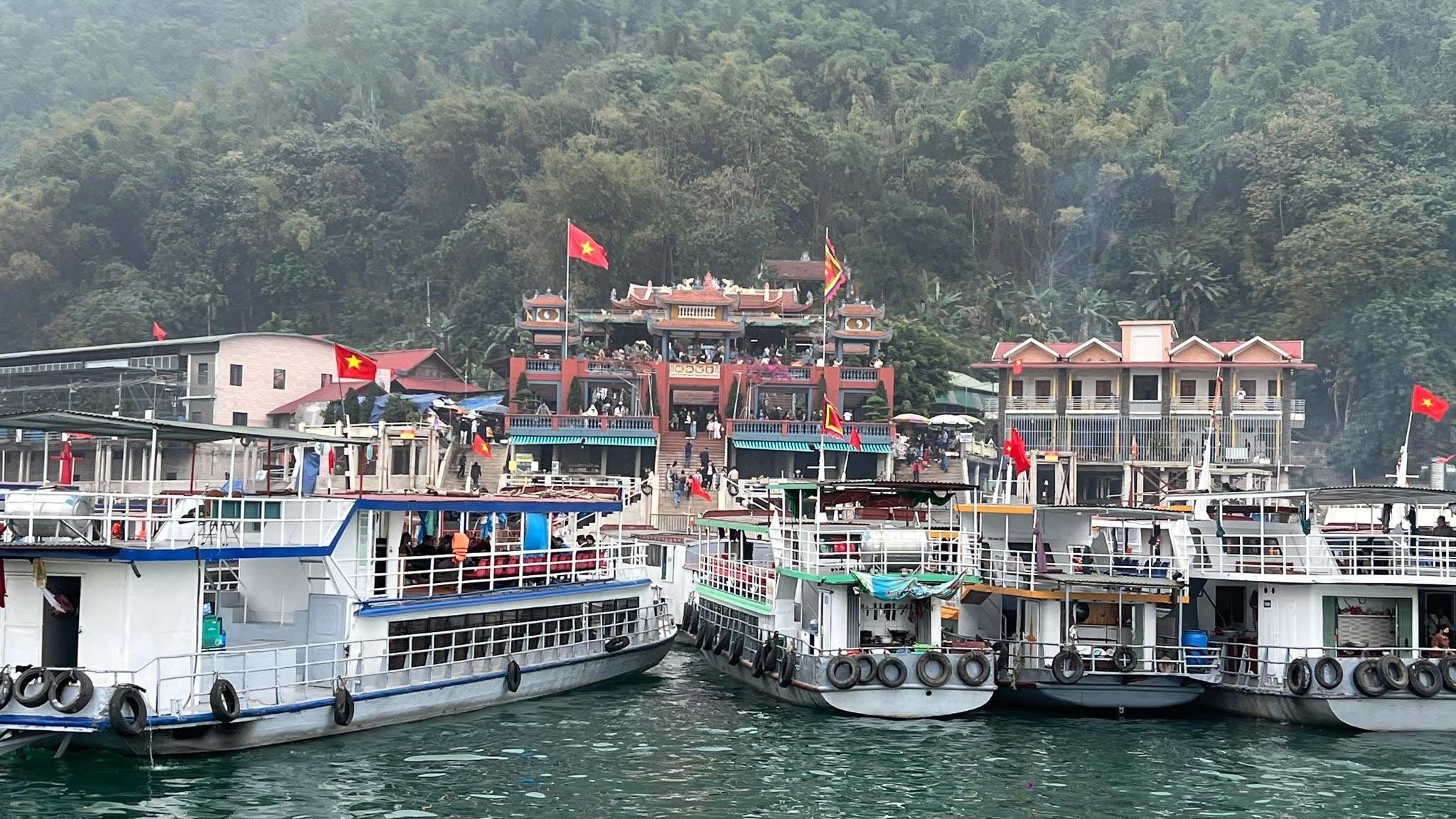 Review Hành Trình Khám Phá Thác Bờ 2 Ngày 1 Đêm