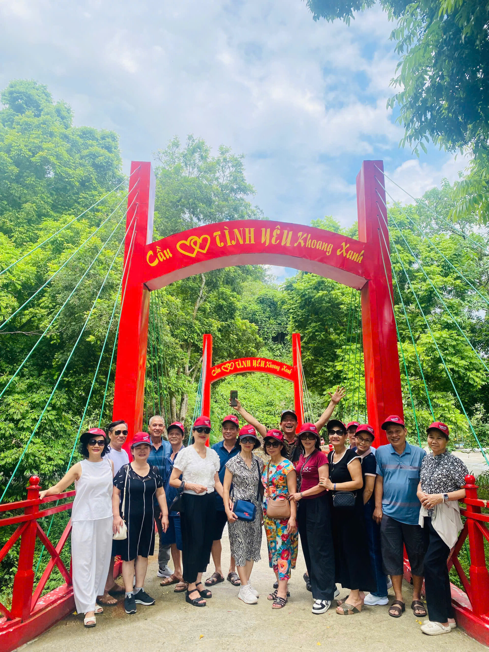 Top 5 Món Ăn Không Nên Bỏ Qua Khi Đi Du Lịch Khoang Xanh – Suối Tiên