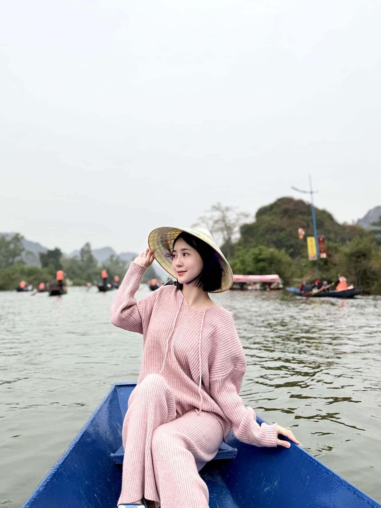 Kinh Nghiệm Một Ngày Du Lịch Chùa Hương Năm 2026 Chi Tiết Từ A – Z