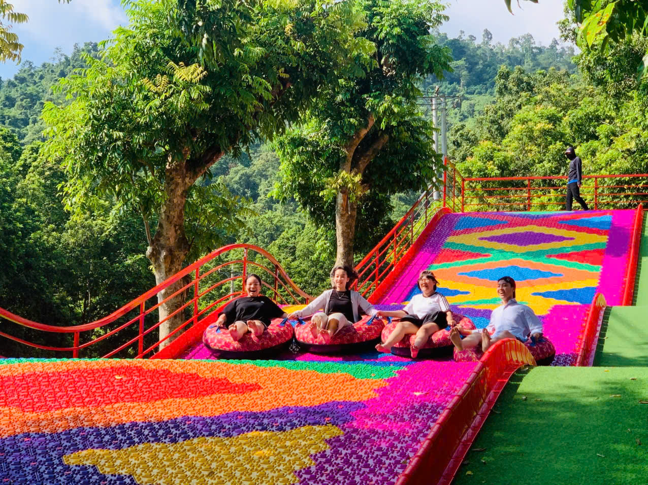 Giá Vé Khoang Xanh Suối Tiên 2025 Gồm Những Gì