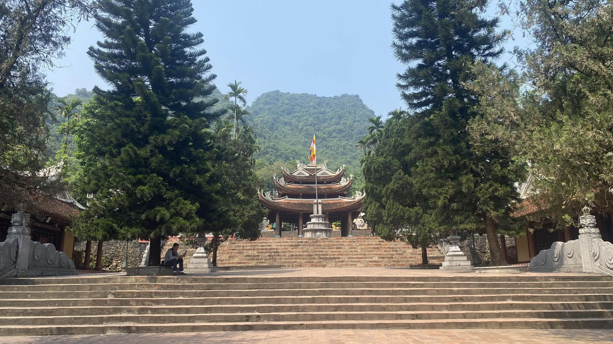 Khám Phá 5 Góc Check-in Nổi Bật Nhất Năm 2026 Tại Chùa Hương