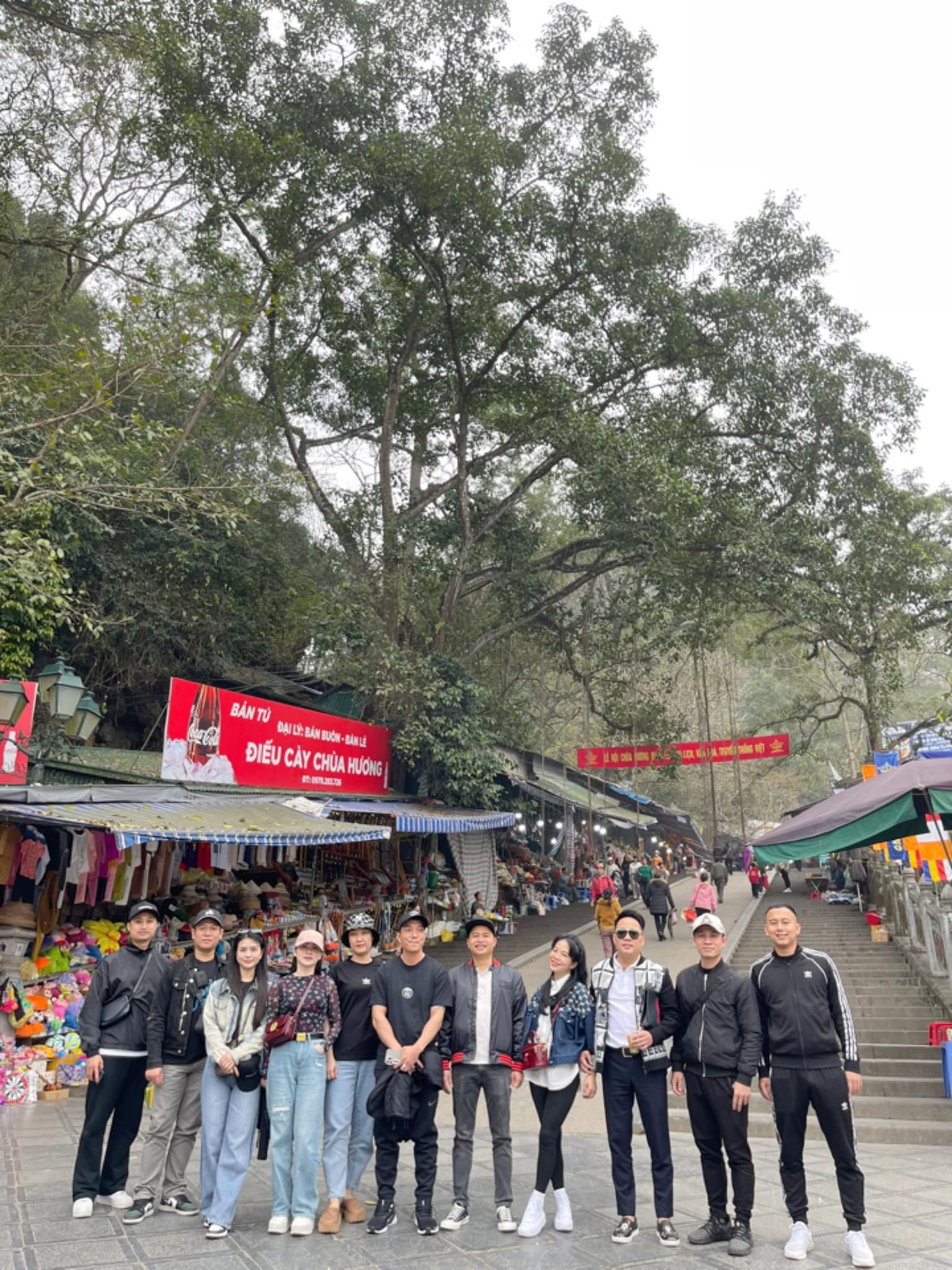 Nên Lựa Chọn Du Lịch Chùa Hương Theo Hình Thức Tự Túc Hay Đi Tour?